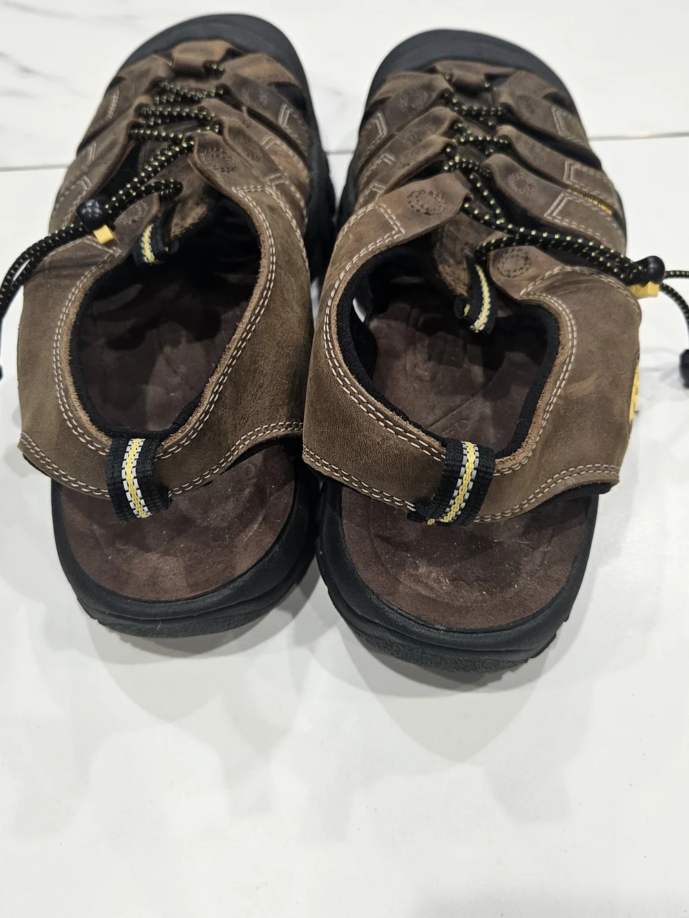 Keen Men's Newport Brown Closed-Toe Outdoor Hiking Sandals with Bungee Lacing
